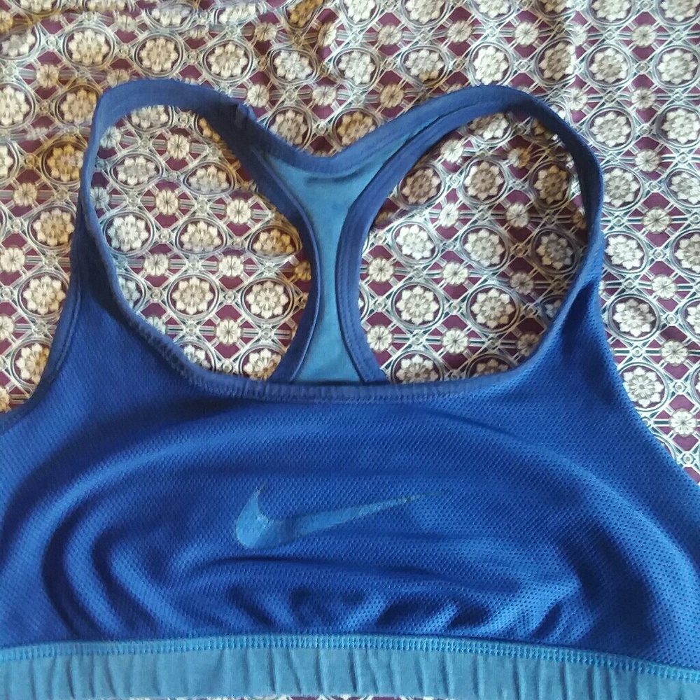 Sports bra